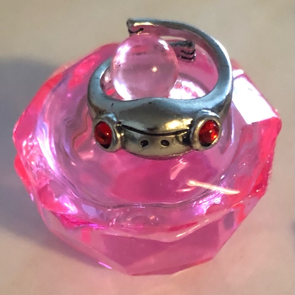 Frog ring amazing detail